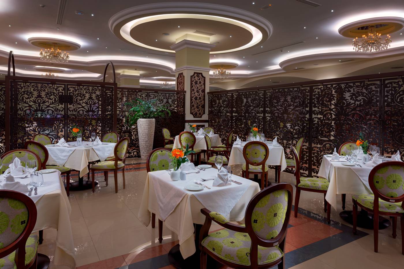 La-Marquise-Luxury-Resort-Complex-Restaurant-44