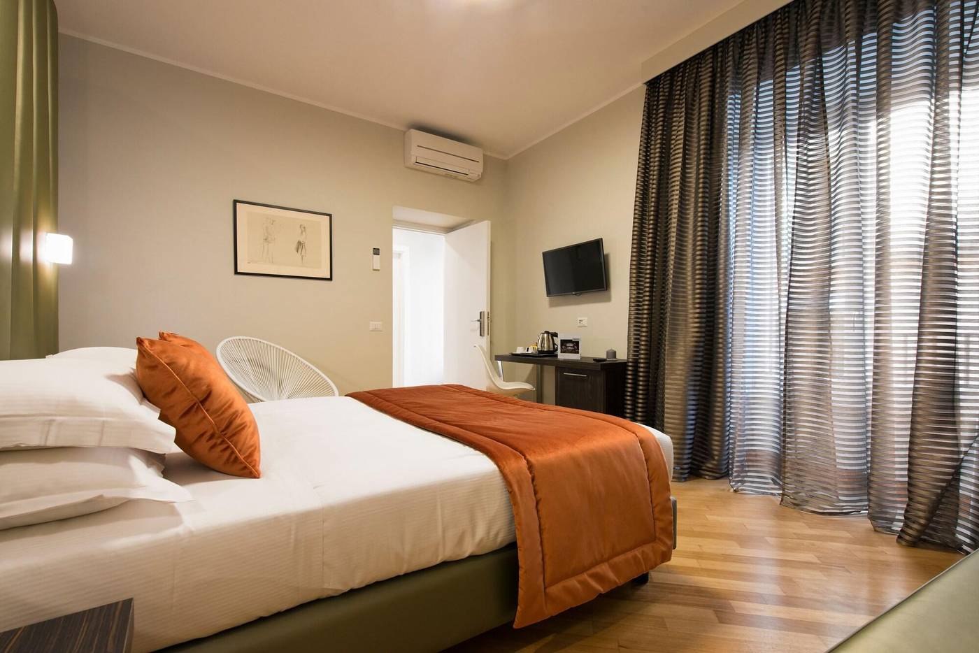 Vittoriano-Suite-Room-8