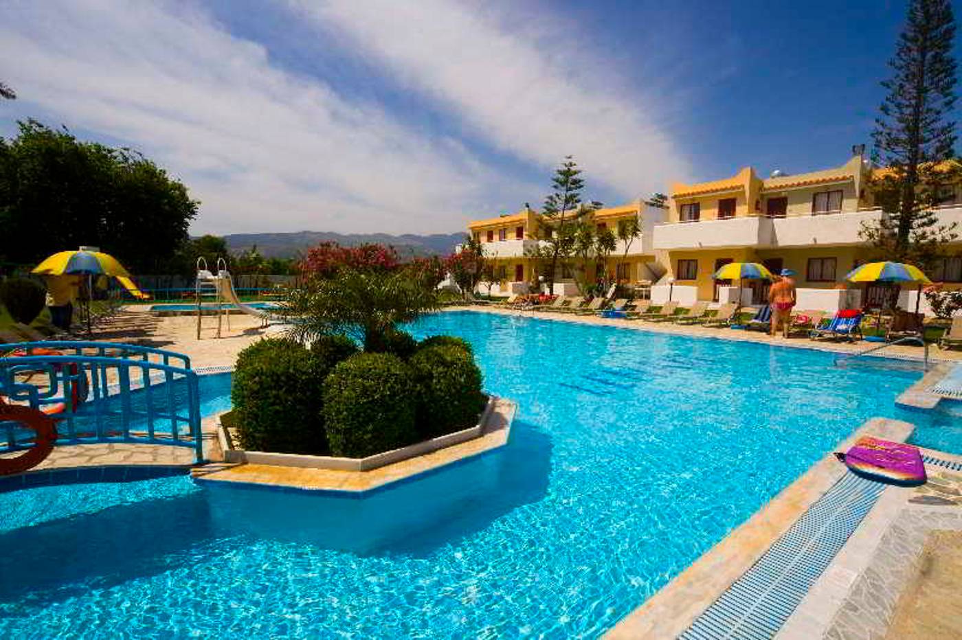 Lenaki-Pool-10