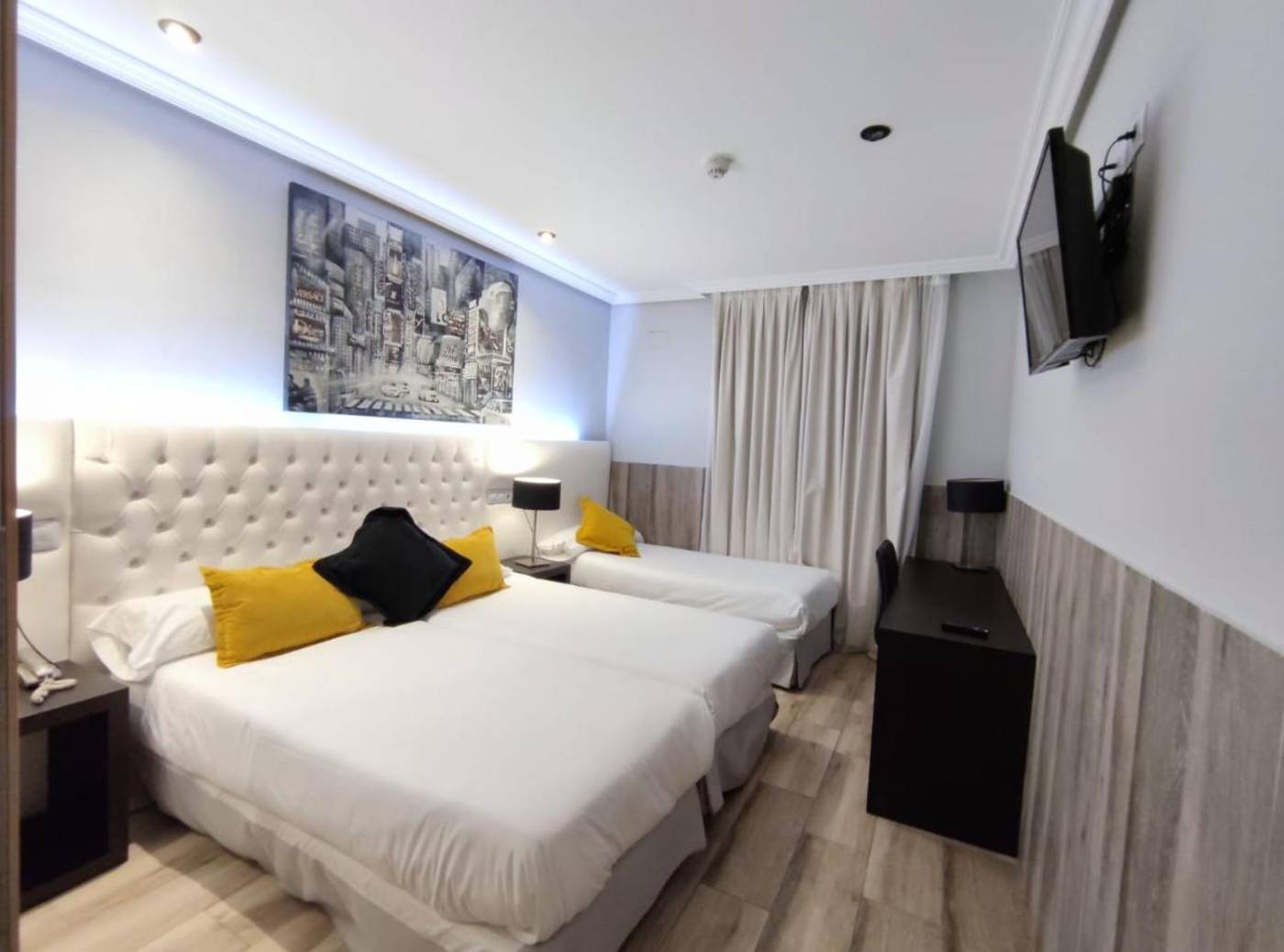 Hotel-Suites-Feria-de-Madrid-Room-24