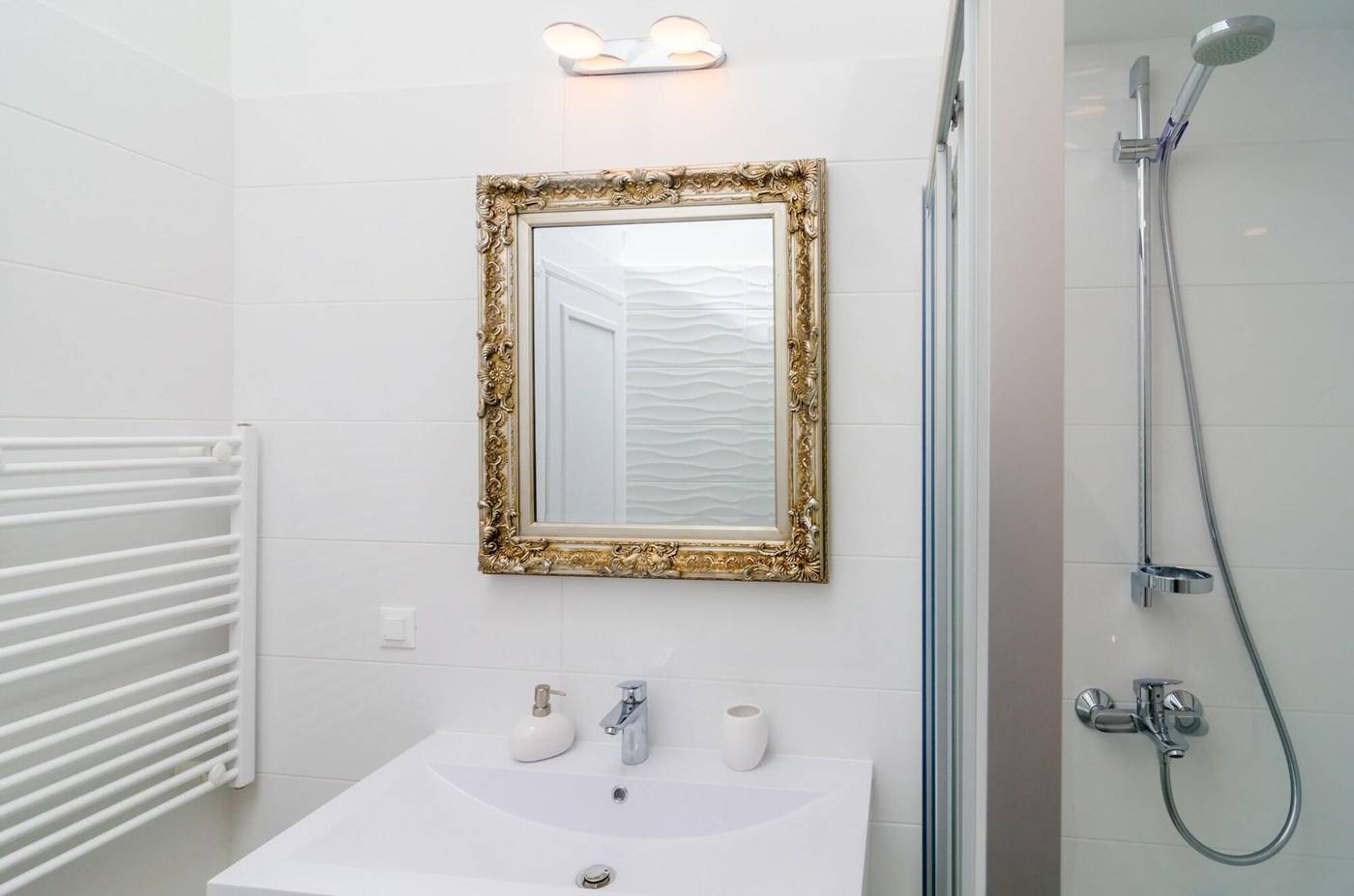 Cinema-View-House-Room-17