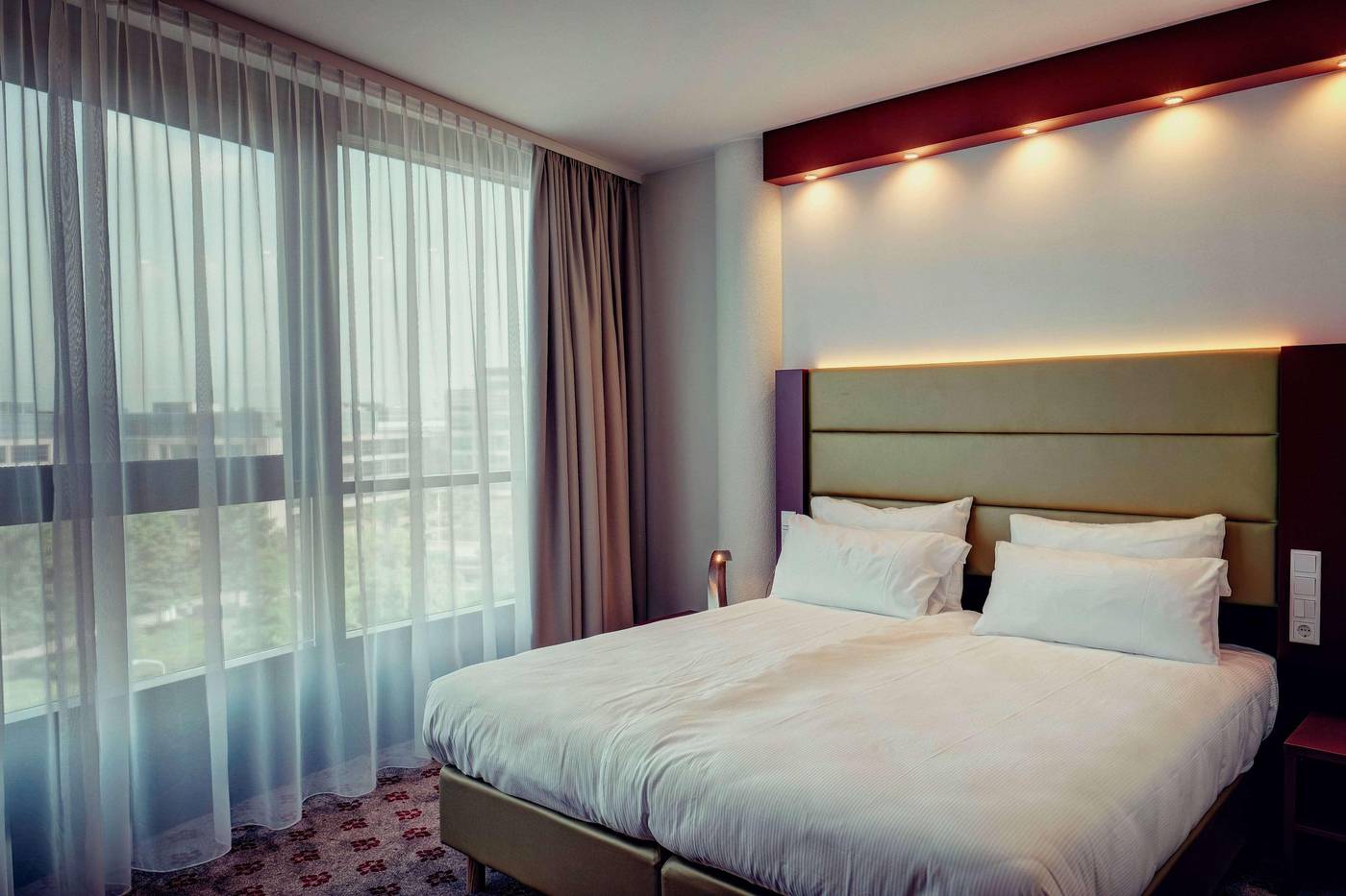 Amedia-Amsterdam-Airport-Trademark-by-Wyndham-Room-40