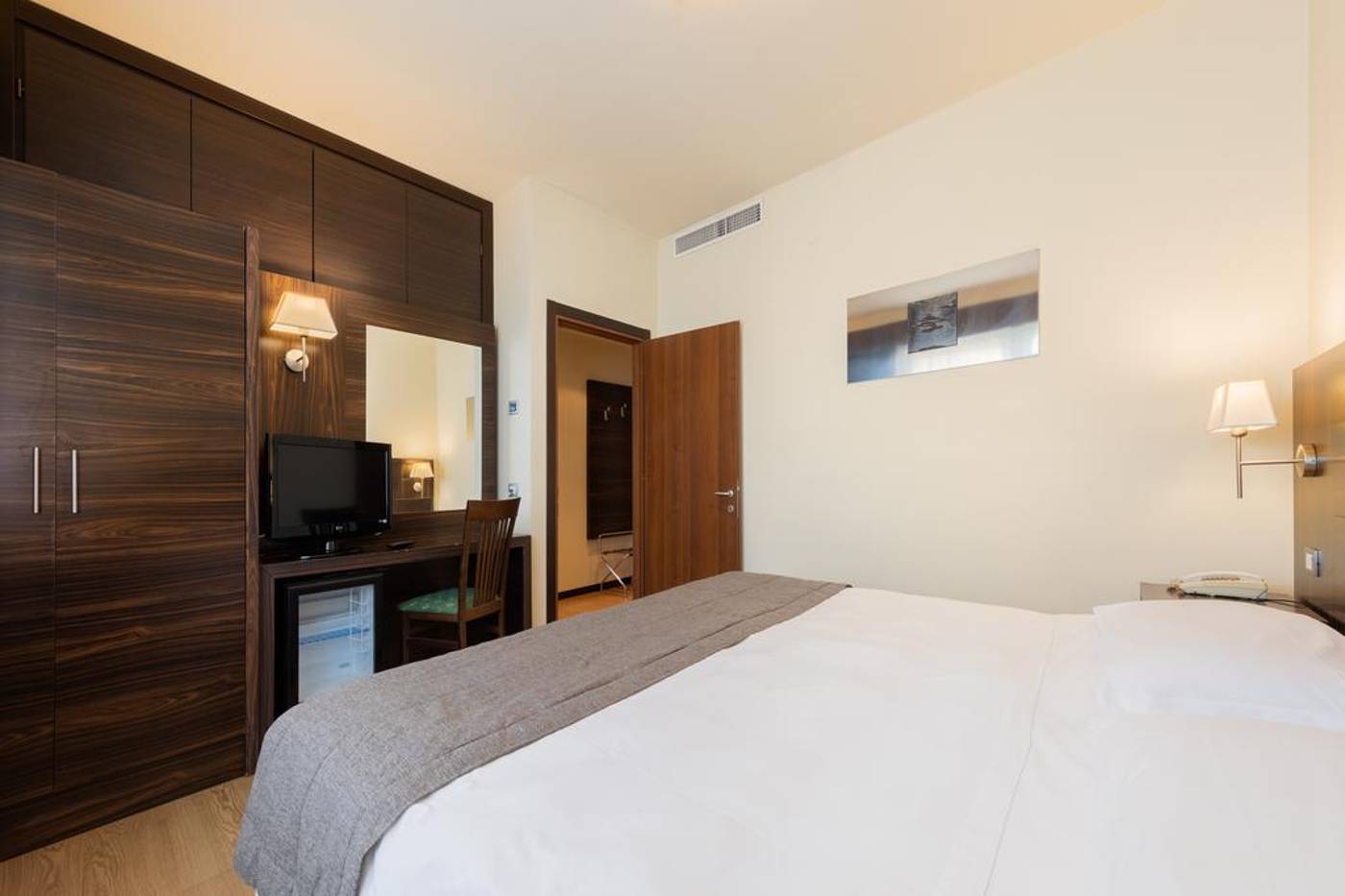 Hotel-Delfino-Room-18