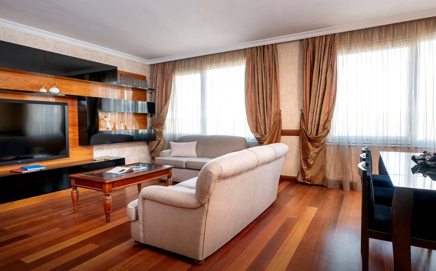 Lares-Park-Hotel-Room-8