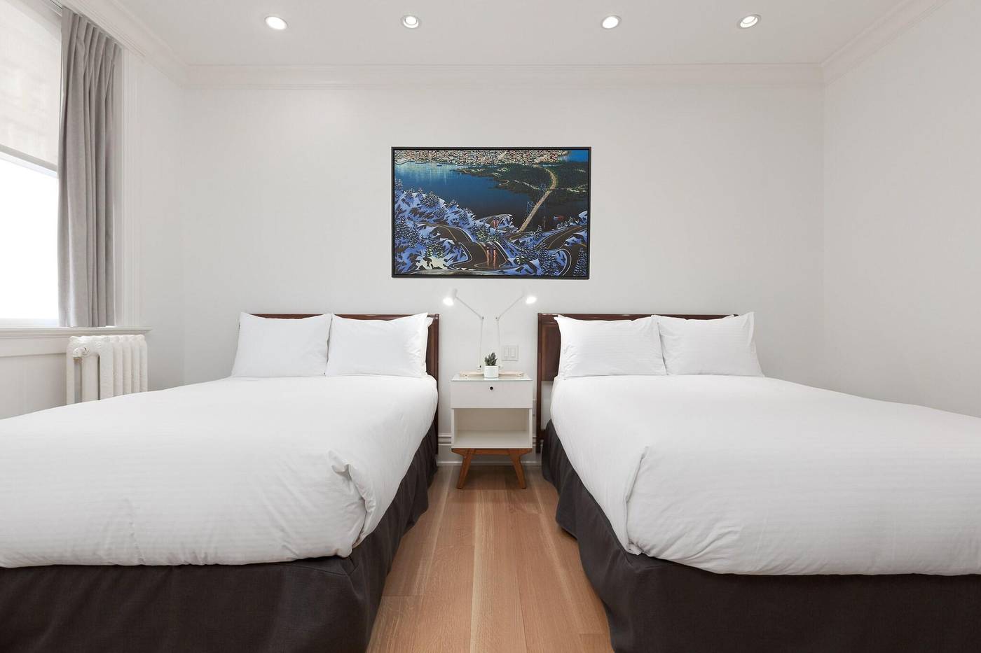 Victorian-Hotel-Vancouver-Room-43