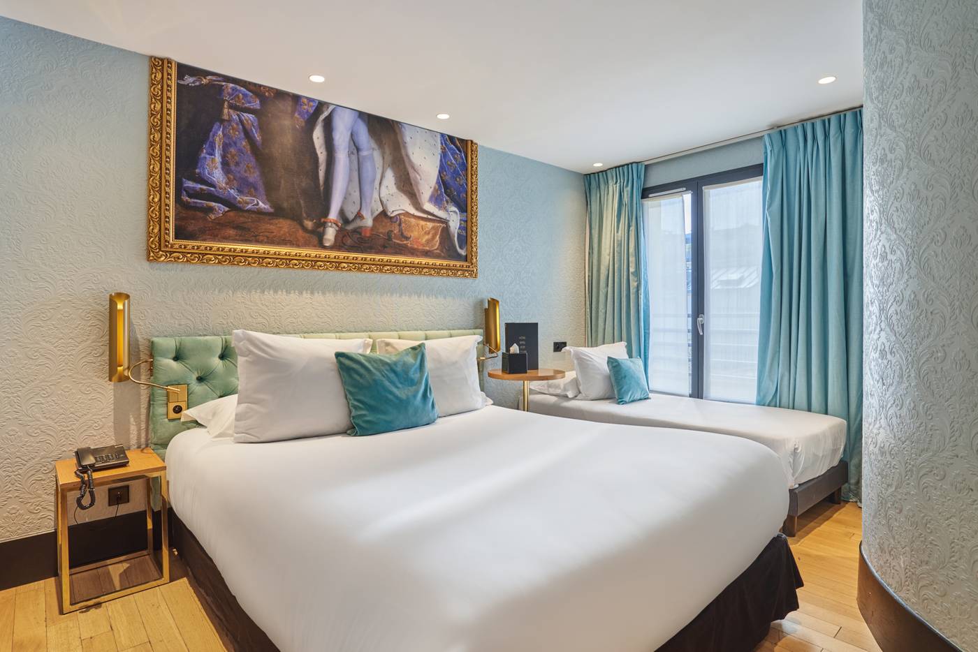 Hotel-Eiffel-Petit-Louvre-Room-19