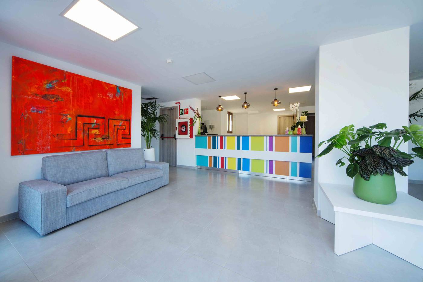 Caprice-Skyline-Aparthotel-Lobby-50