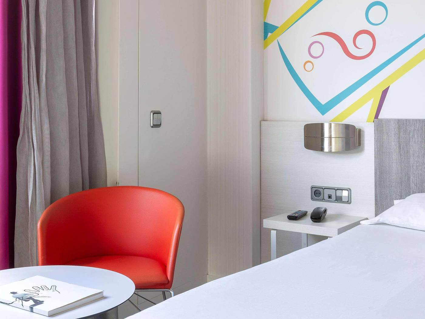 Ibis-Styles-Madrid-Prado-Room-23