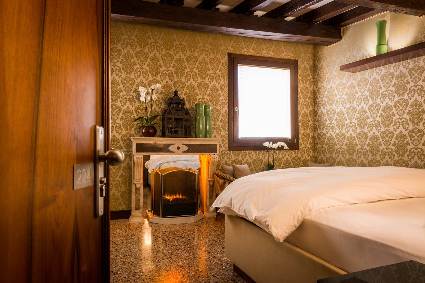 Ca--Maria-Adele-Room-42