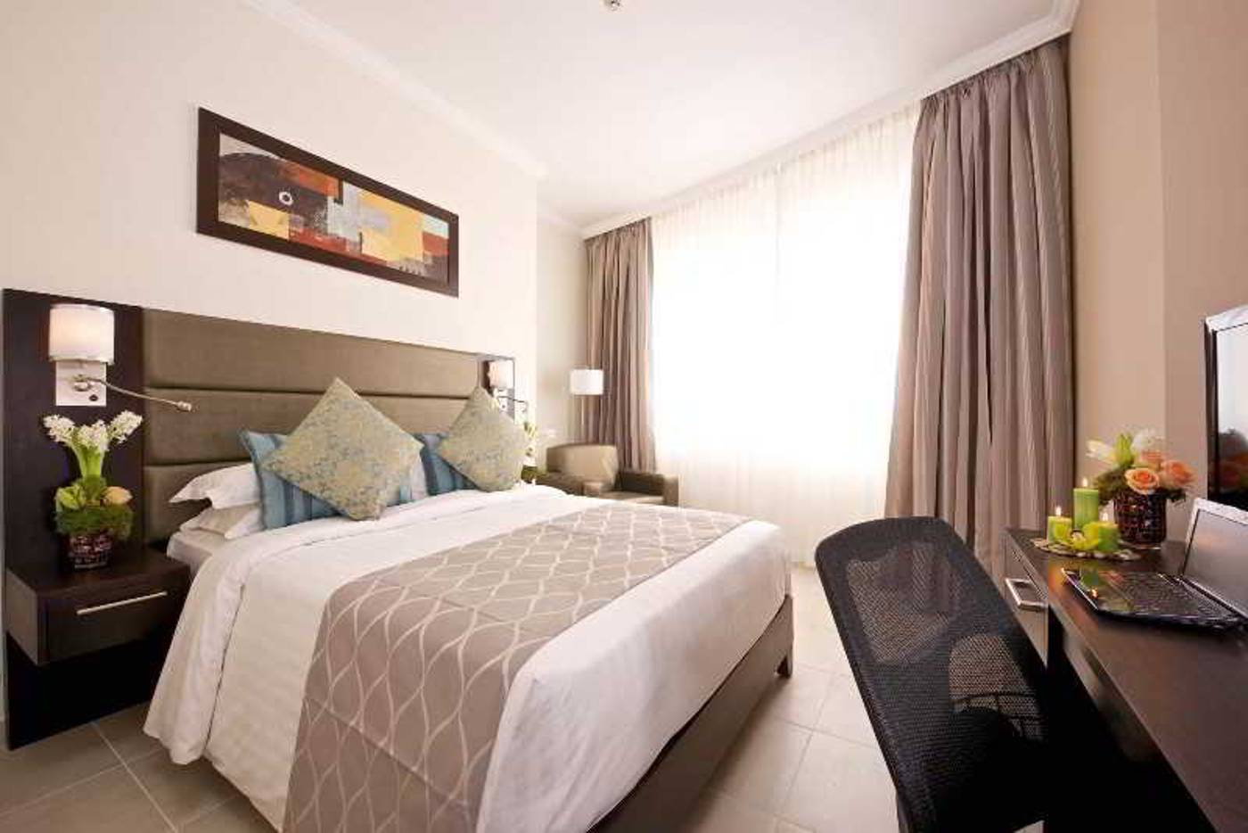 The-Royal-Riviera-Room-15