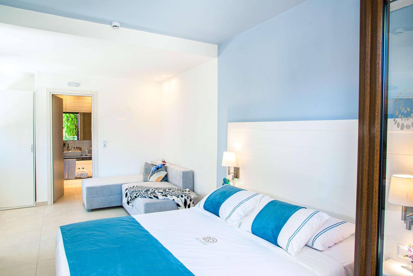 Lily-Ann-Village-Room-35