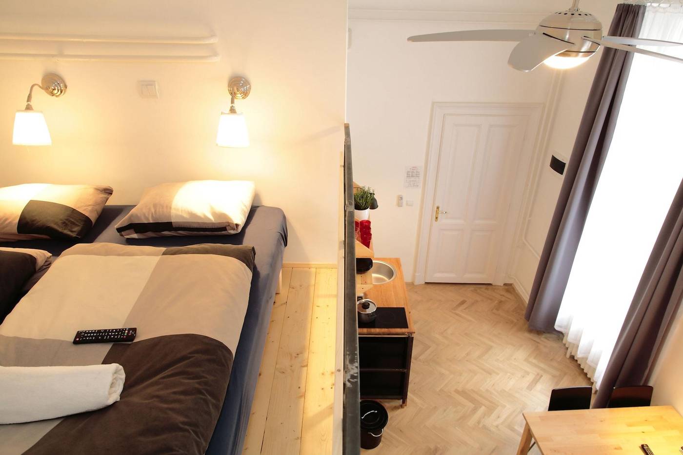 Maverick-Apartments---Vintage-Doubles-Room-18