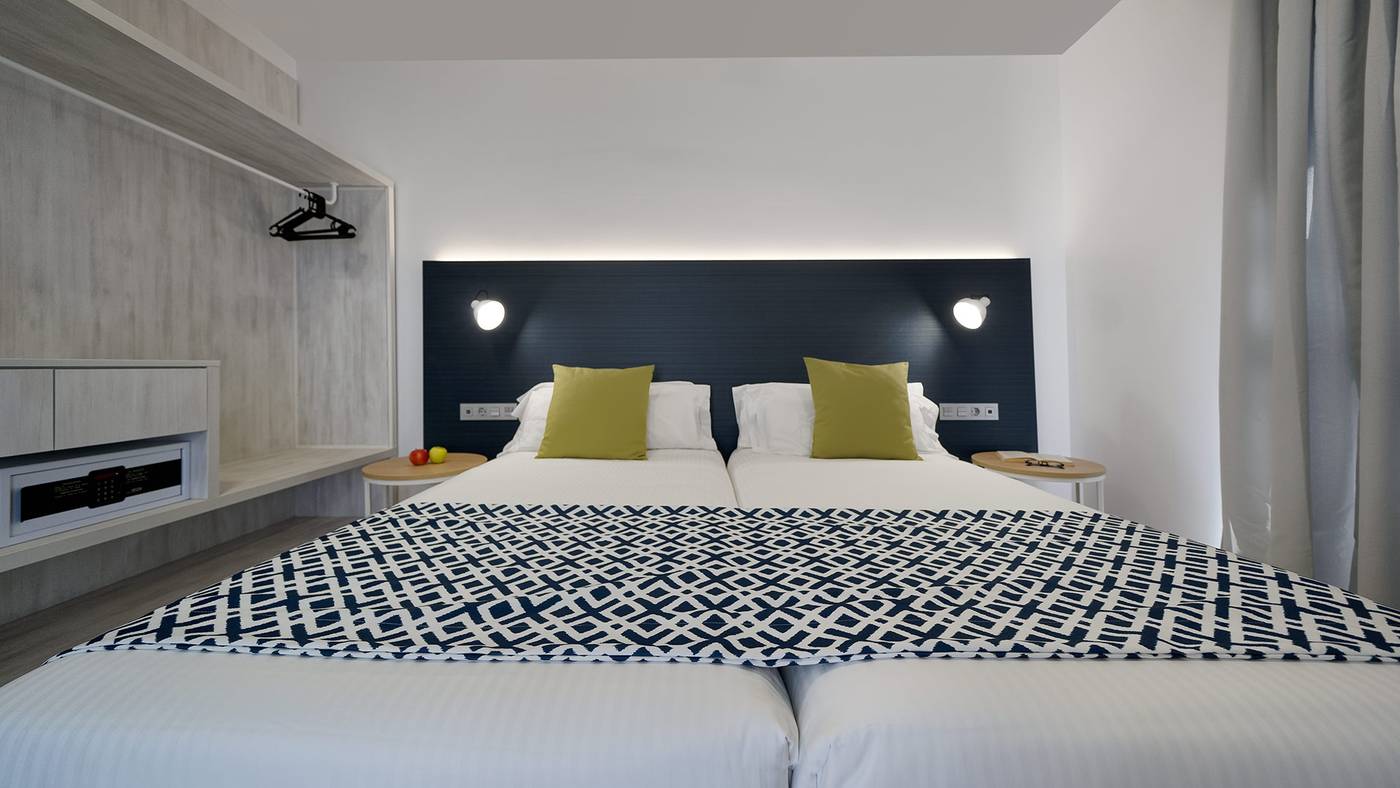 Broncemar-Beach-Room-28