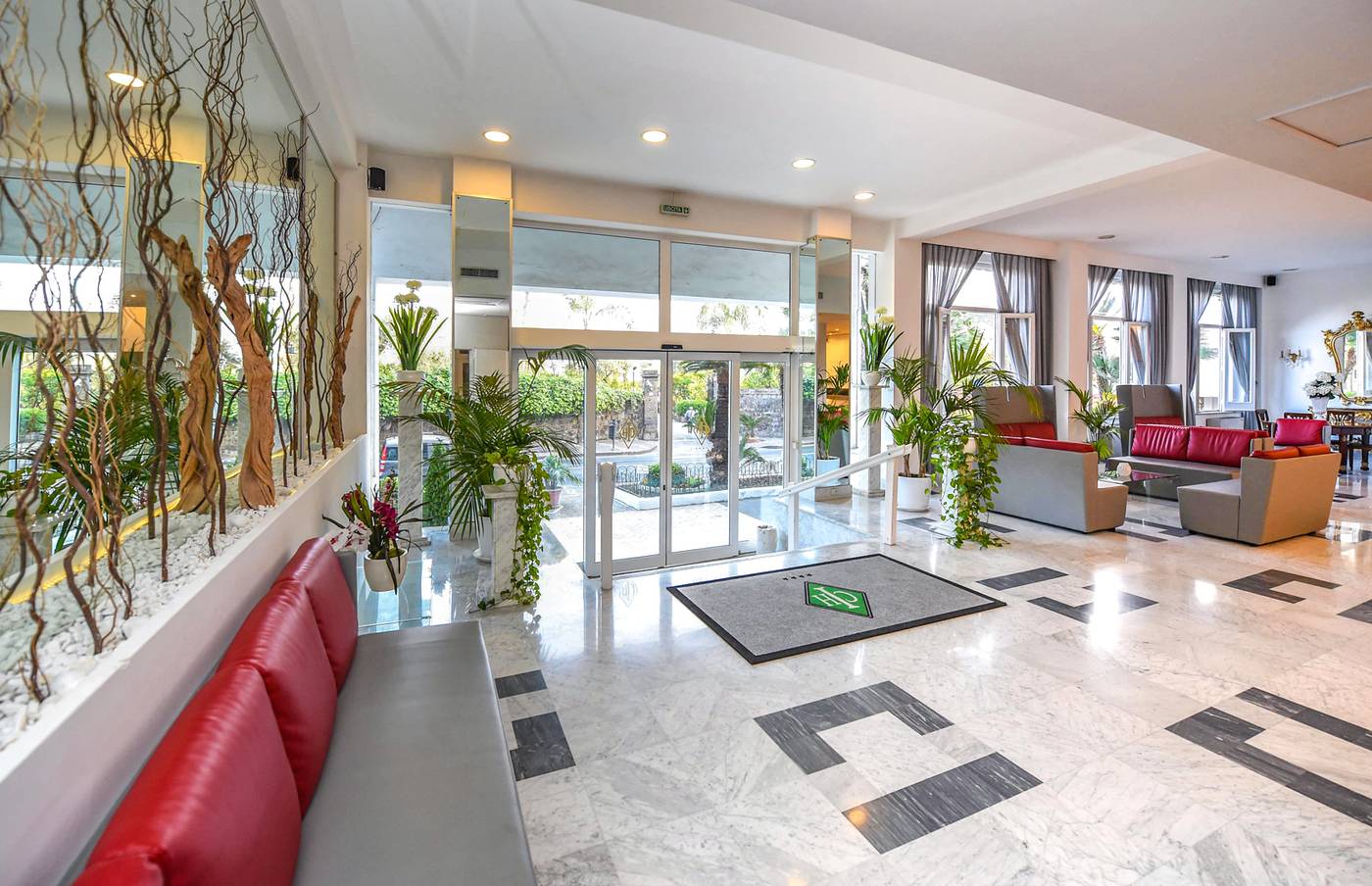 Carlton-International-Lobby-24