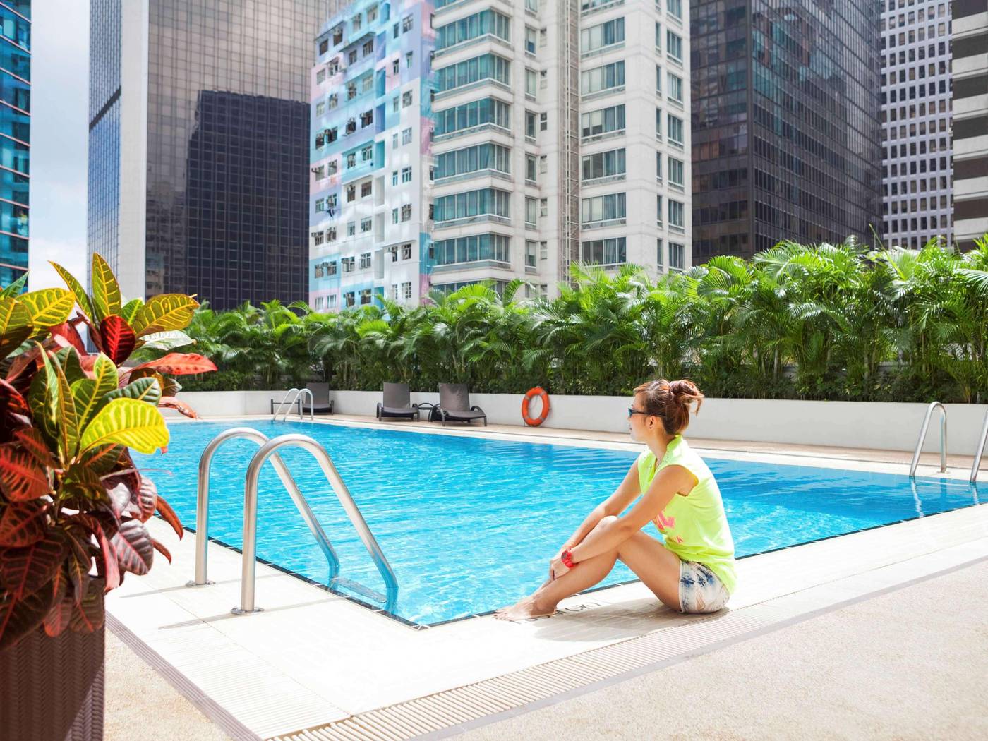 Novotel-Hong-Kong-Century-Pool-54