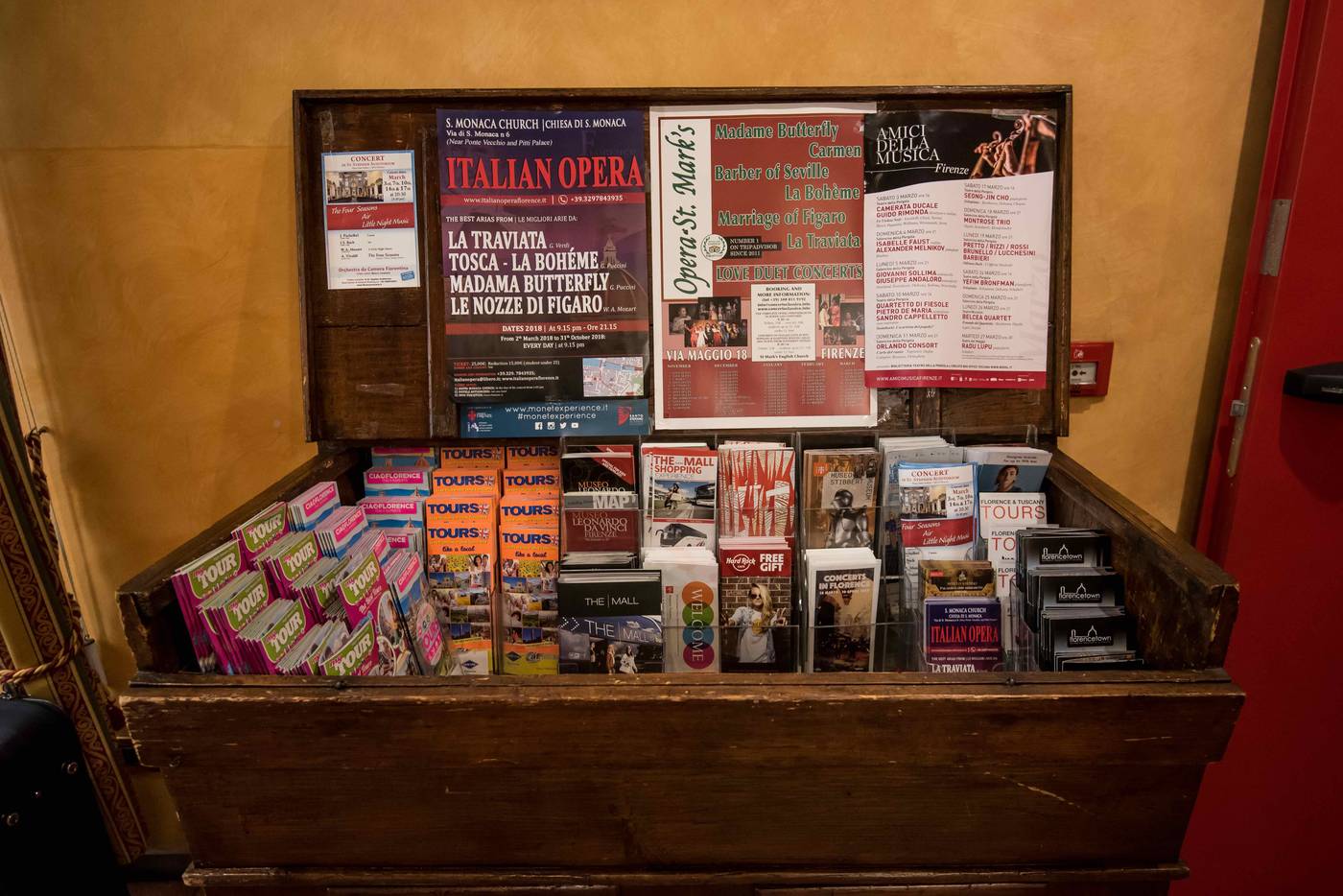 Alba-Palace-Lobby-27