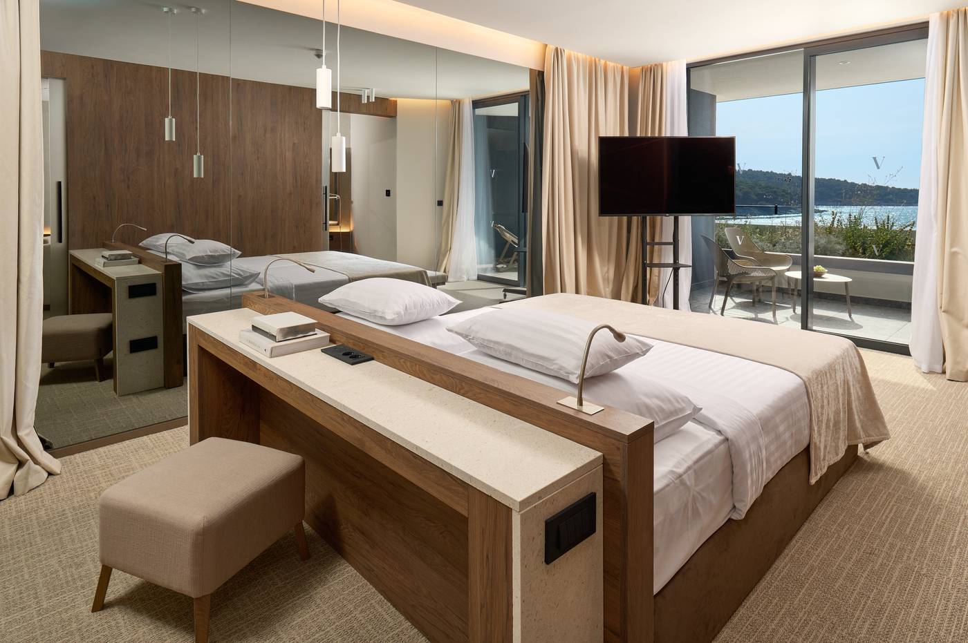 Grand-Hotel-View-Room-18