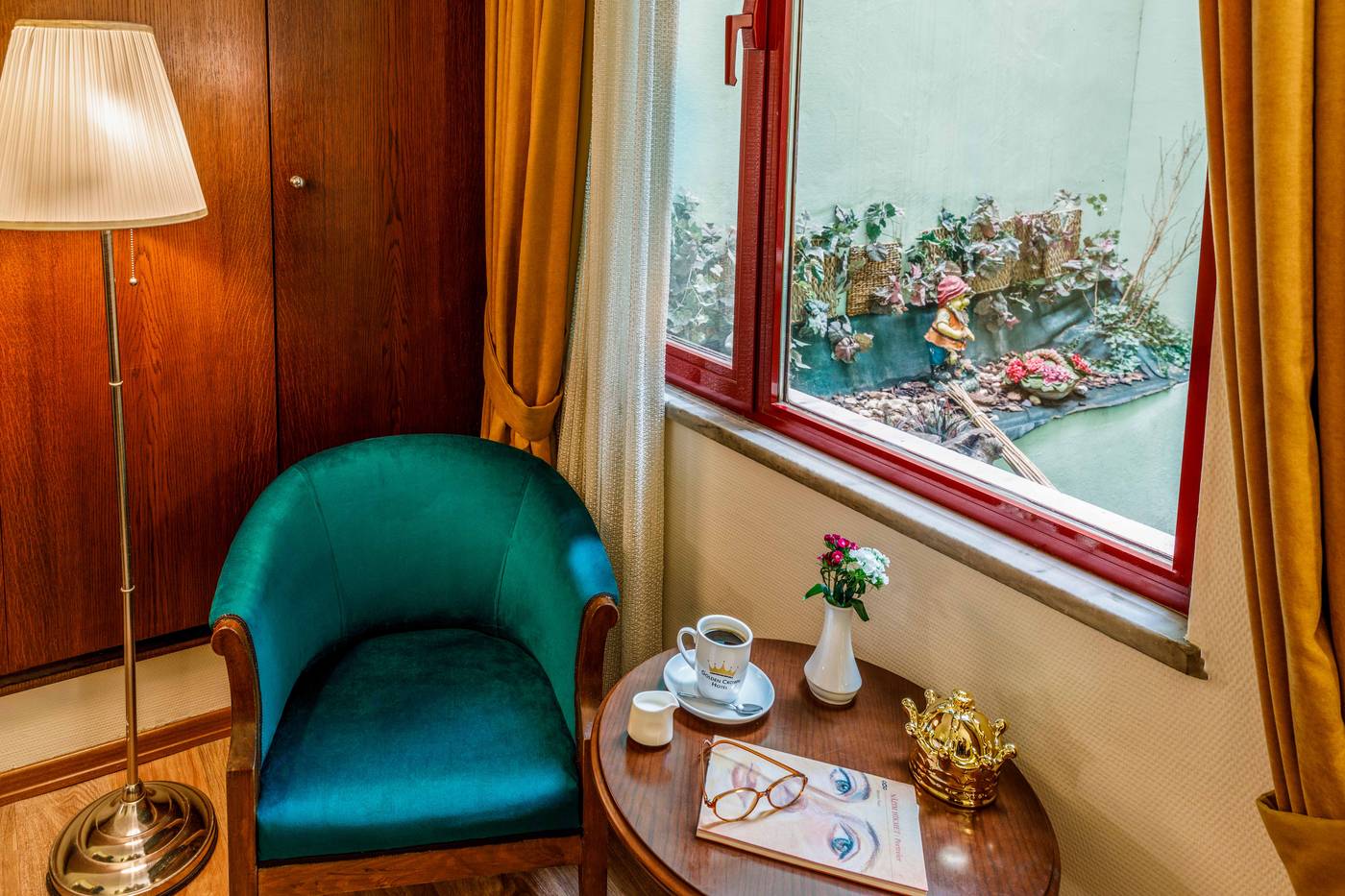 Golden-Crown-General-view-30