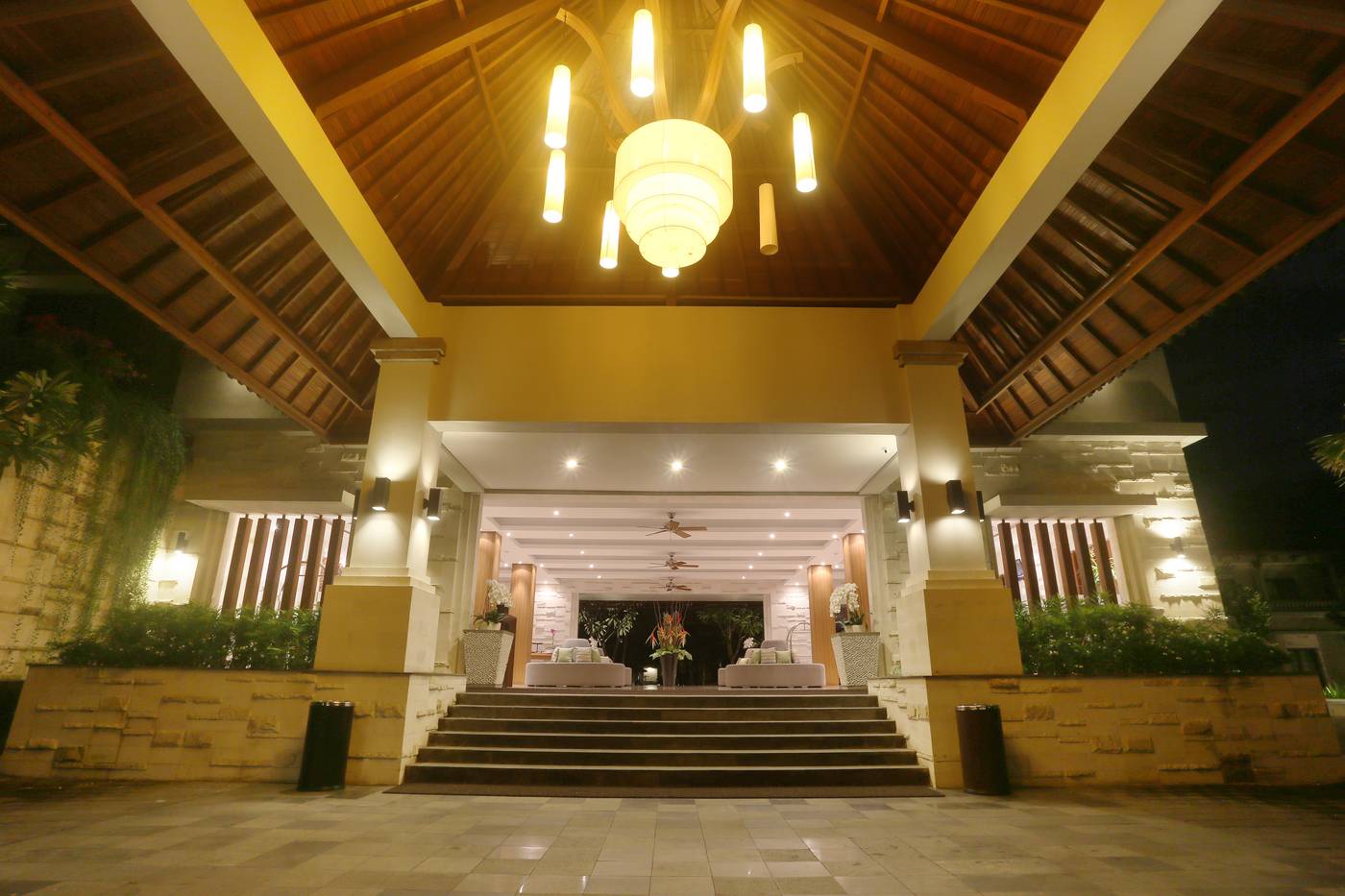 Grand Whiz Hotel Nusa Dua-Indonesia-Bali-Lobby-7