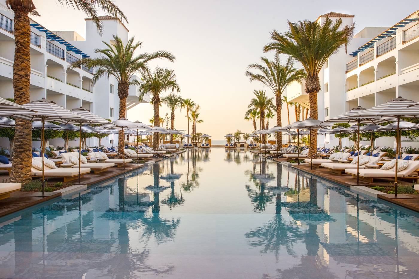 METT-Hotel---Beach-Resort-Marbella-Estepona-Pool-2