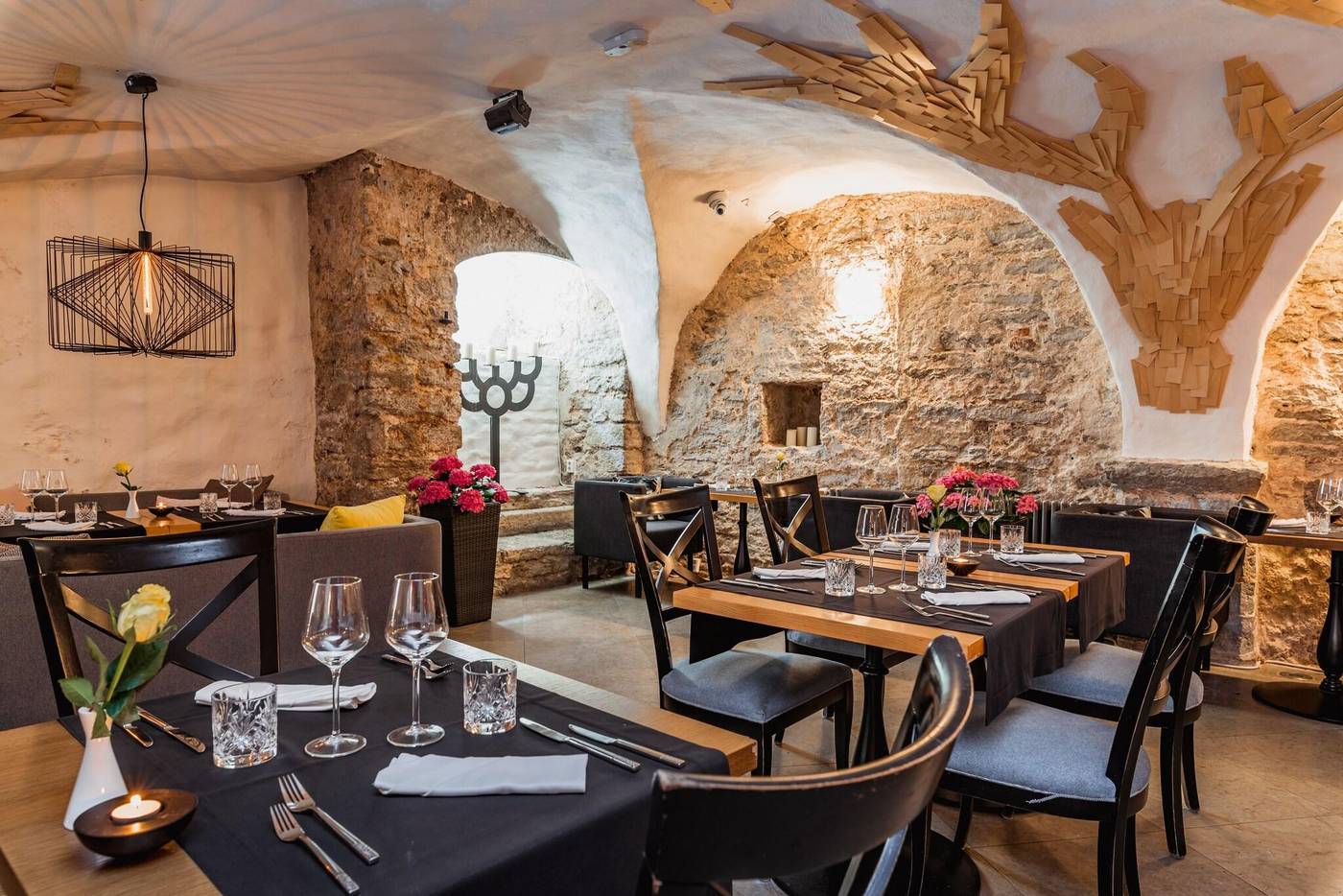 Meriton-Old-Town-Garden-Restaurant-13