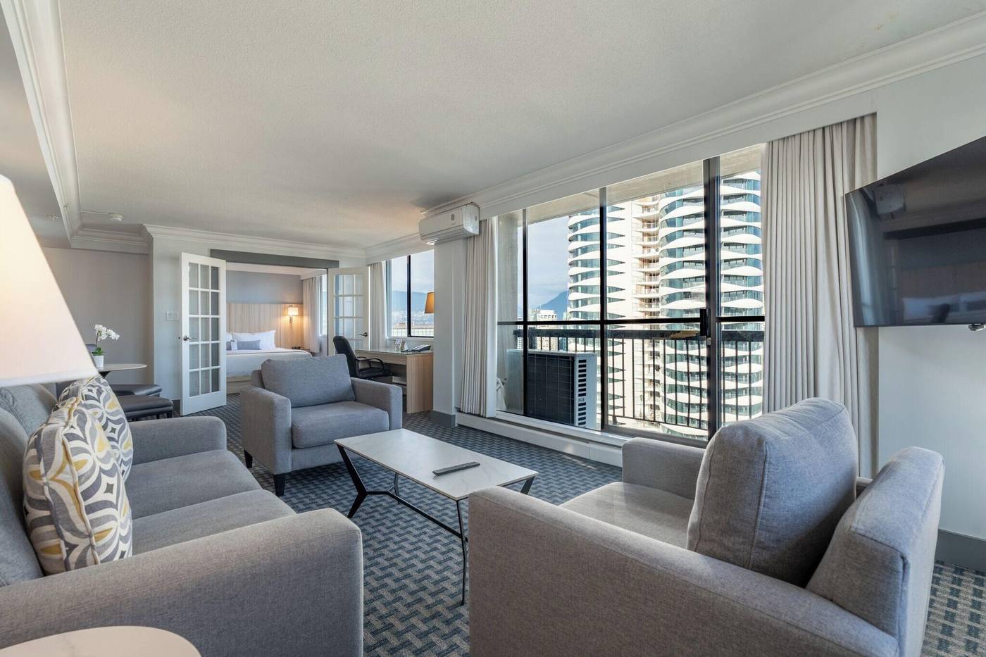 Century-Plaza-Hotel---Spa-Vancouver-Room-5