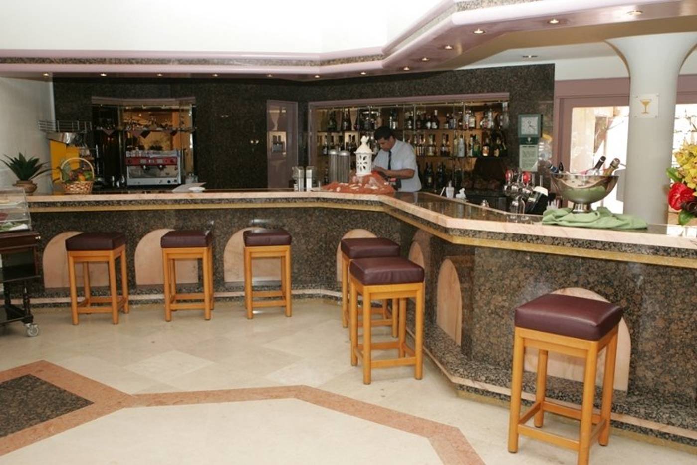 Four-Seasons-Vilamoura-Bar-38