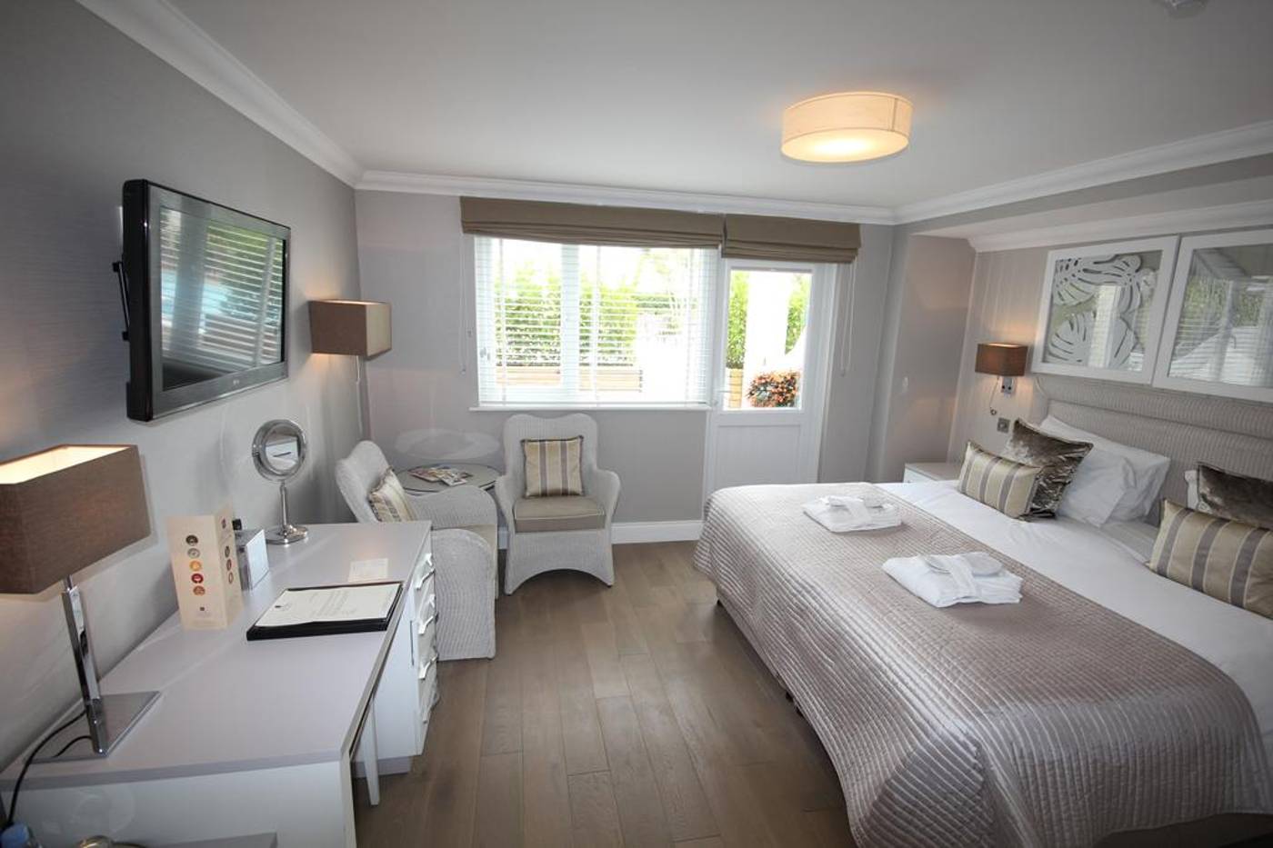 La-Place-Hotel-Room-5