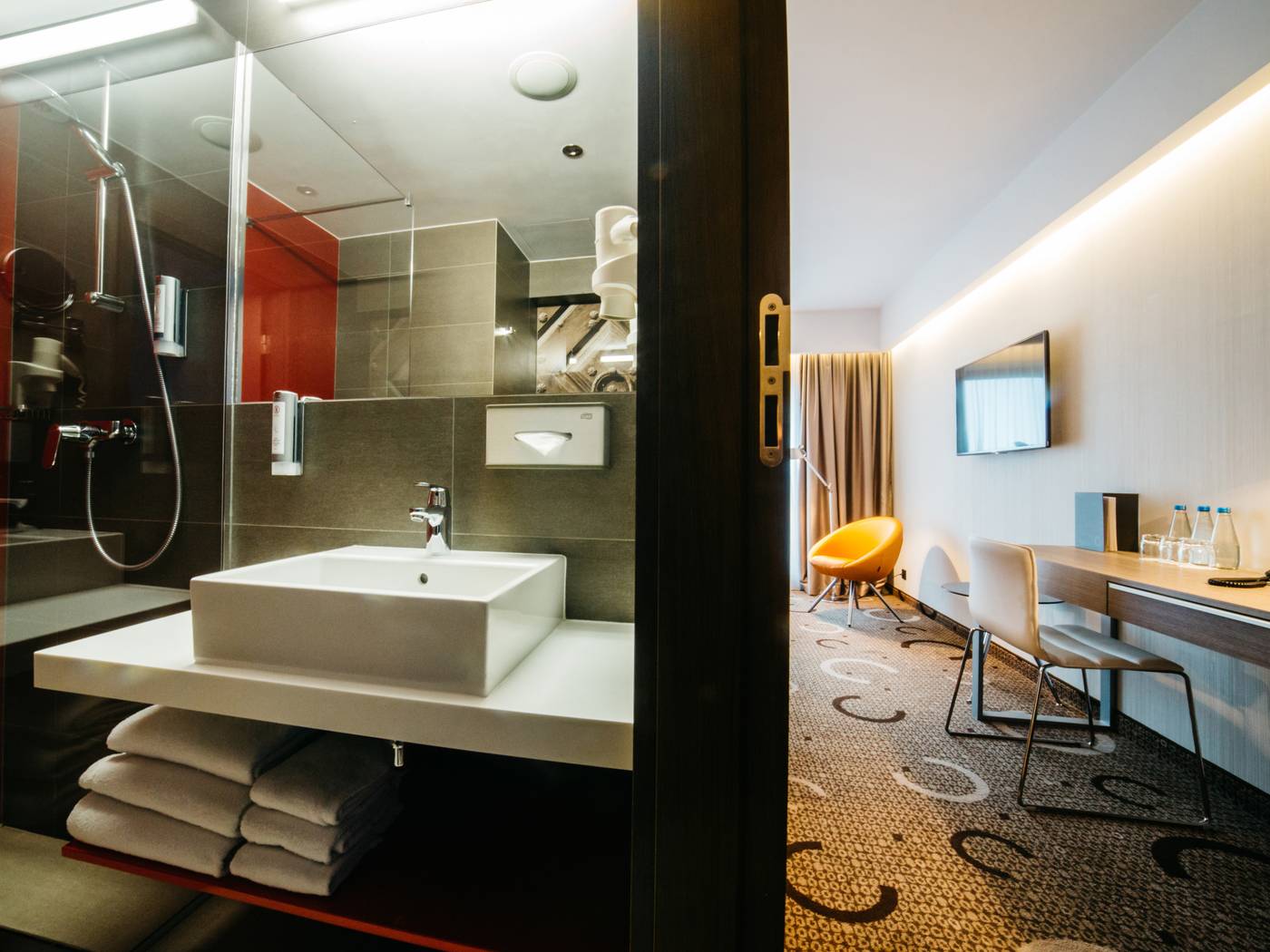 Q-Hotel-Plus-Krakow-Room-24