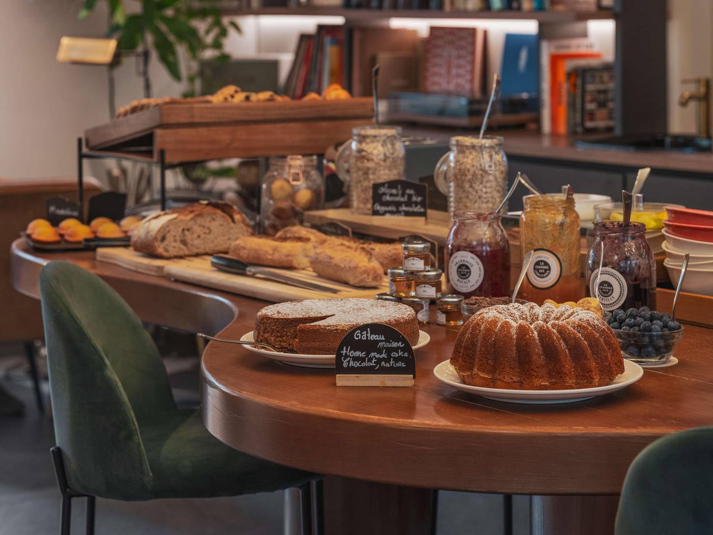 Seven-Hotel-Lobby-23