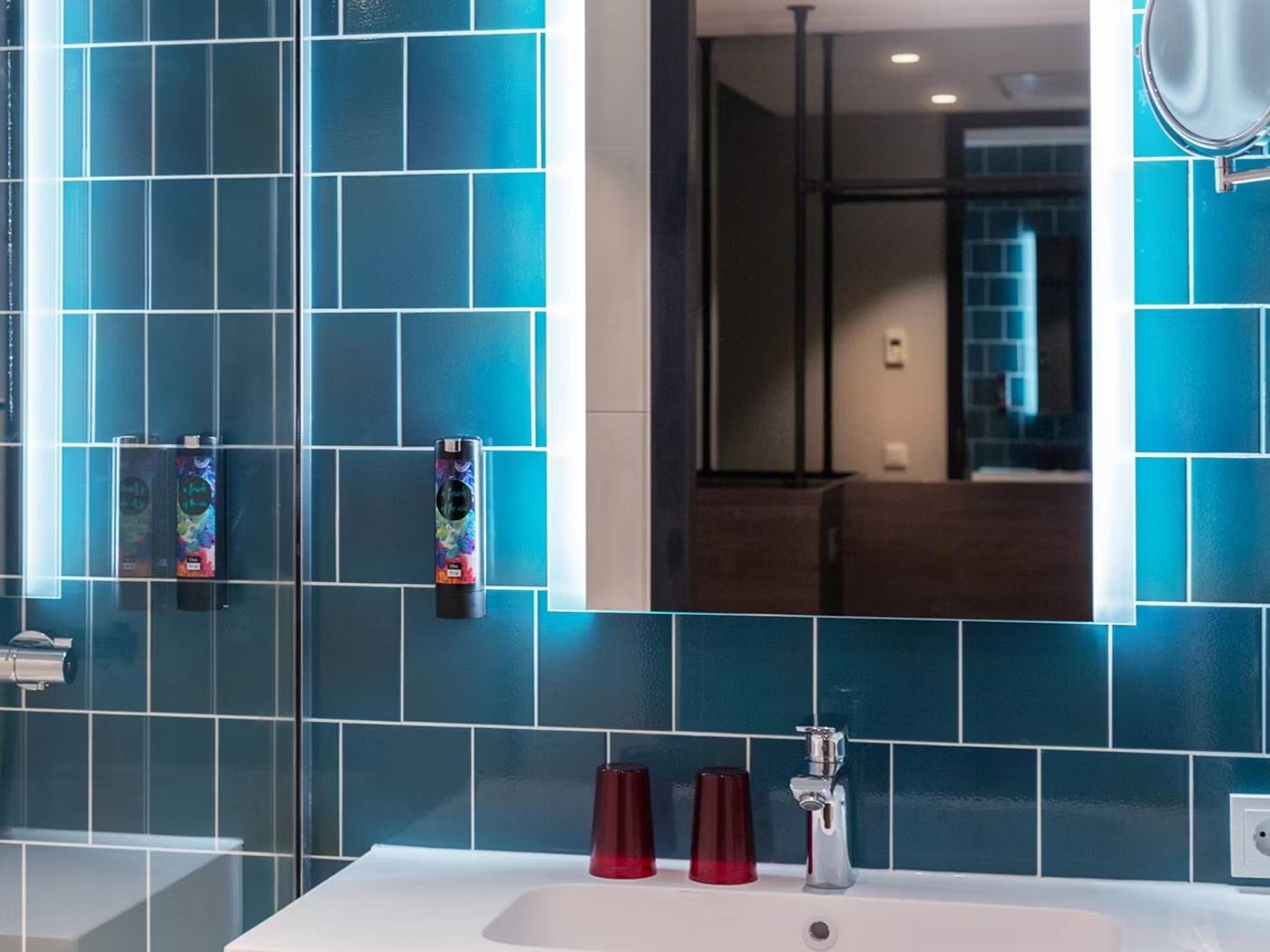 Holiday-Inn---the-niu--Fender-Amsterdam-Room-23