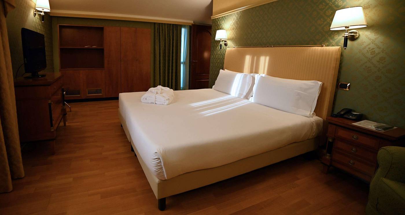 Best-Western-Grand-Htl-Guinigi-Room-24