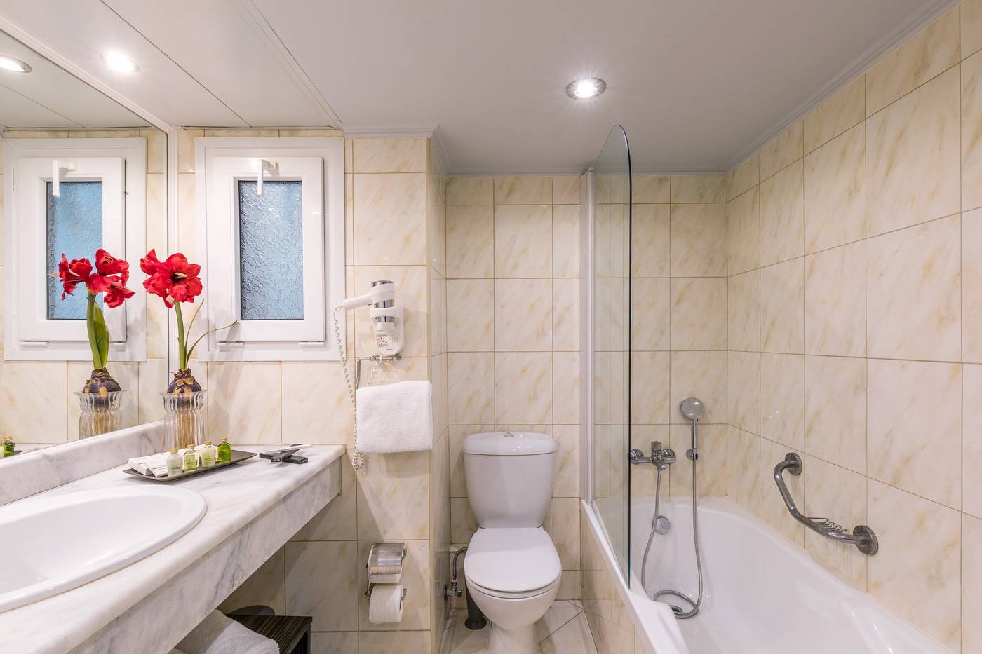 Ariti-Grand-Hotel-Room-46