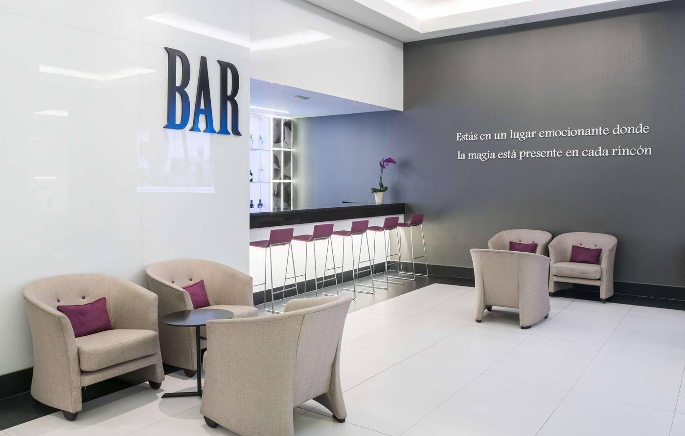 Ilunion-Suites-Madrid-----Bar-13