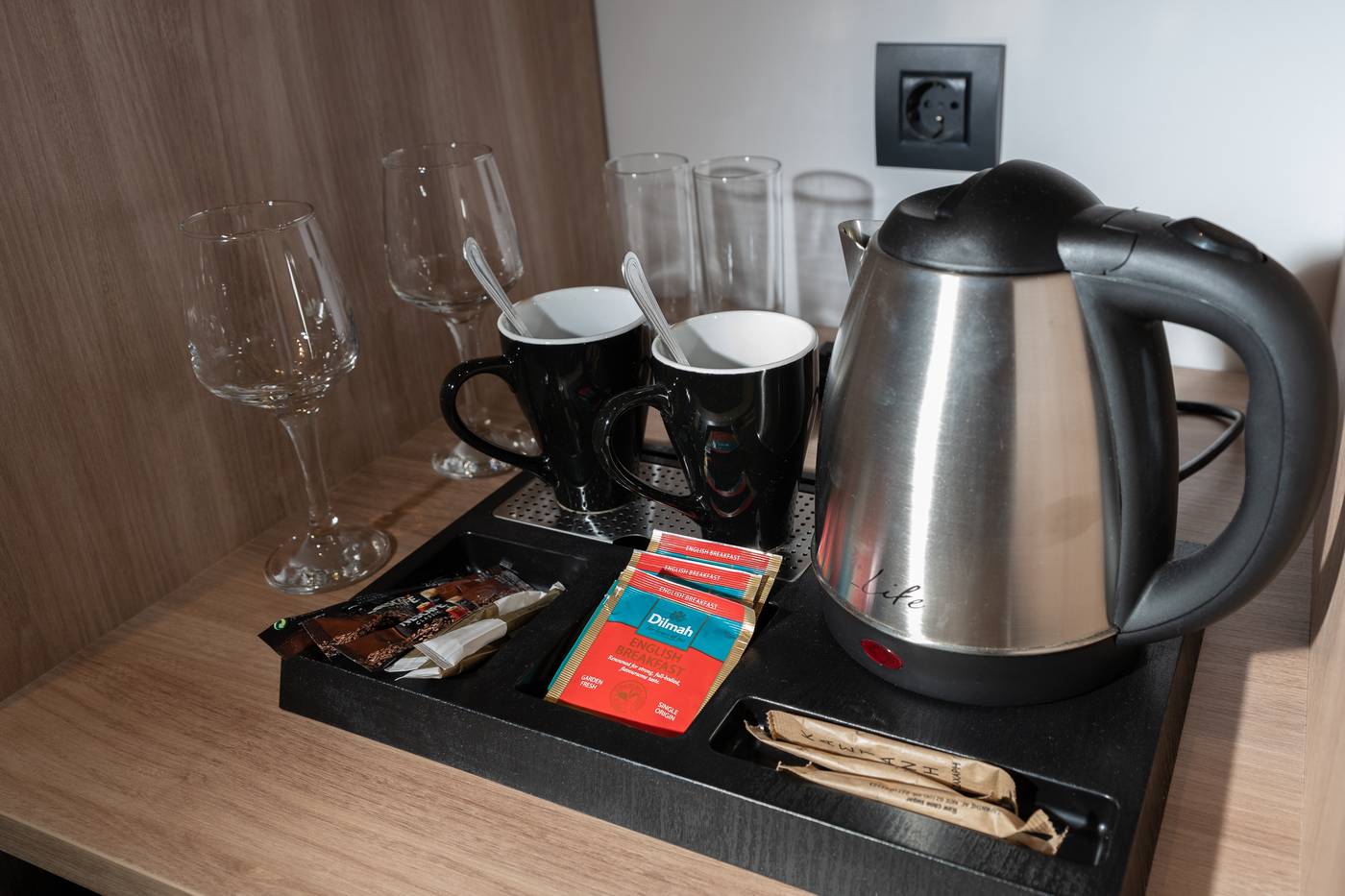 Zoes-Hotel-Room-55