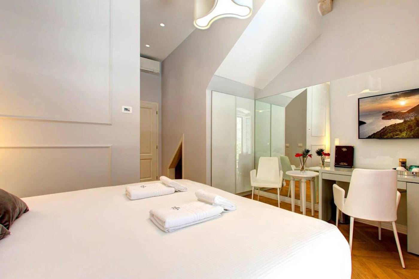 Guesthouse-Forty-Four-Room-26