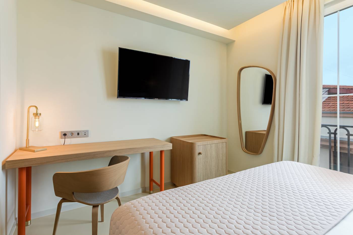 Room-Mate-Macarena-Room-30