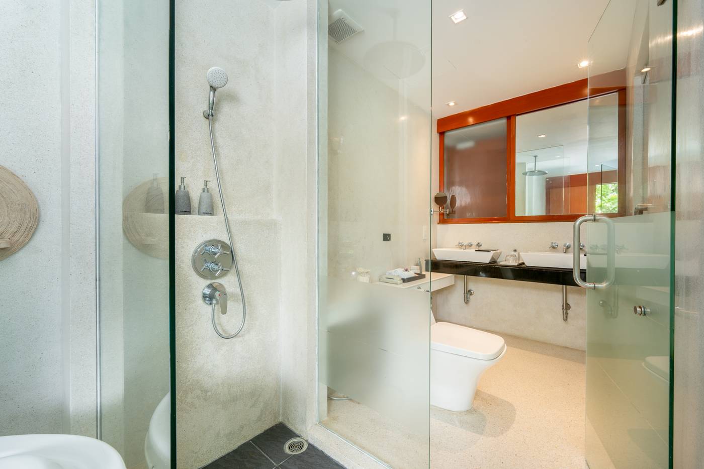 La-Flora-Resort-and-Spa-Patong-Room-43