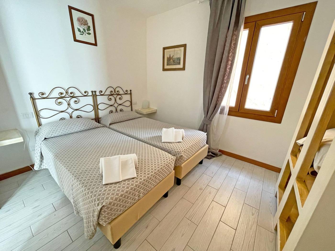 La-Loggia-Villa-Gloria-Room-11