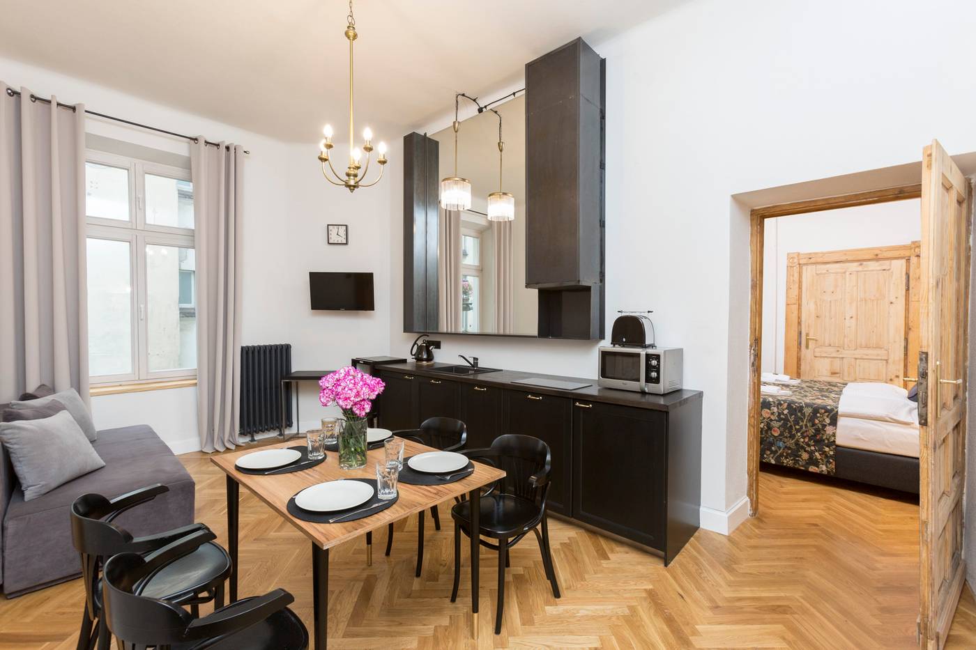 Antique-Apartments-Plac-Szczepanski-Room-27