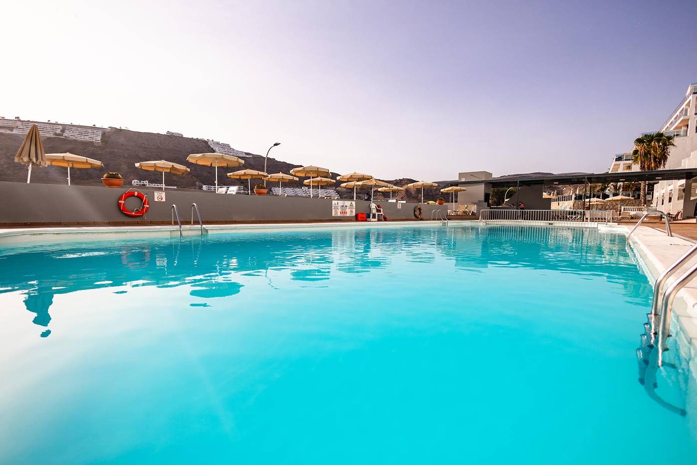 Servatur-Castillo-de-Sol-Pool-9