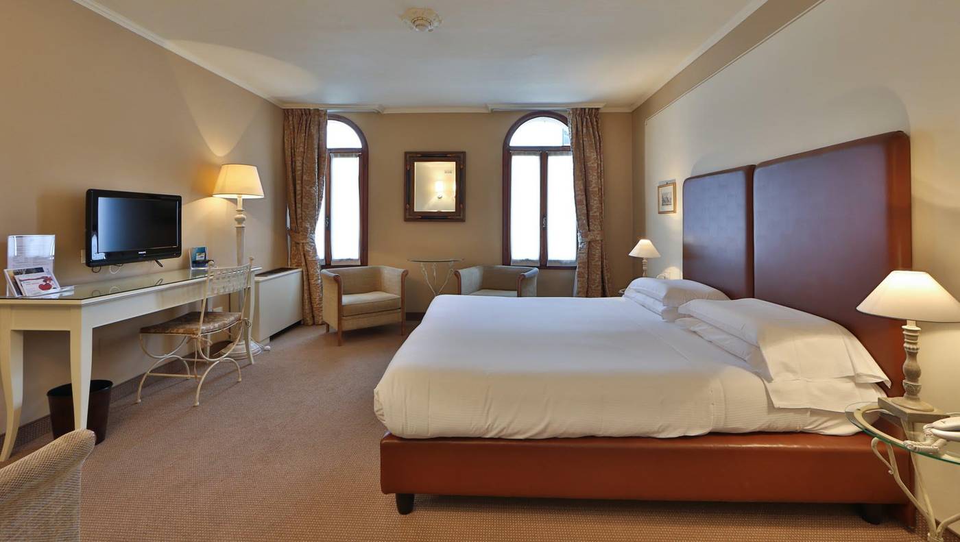 Best-Western-Hotel-Canon-d-Oro-Room-12