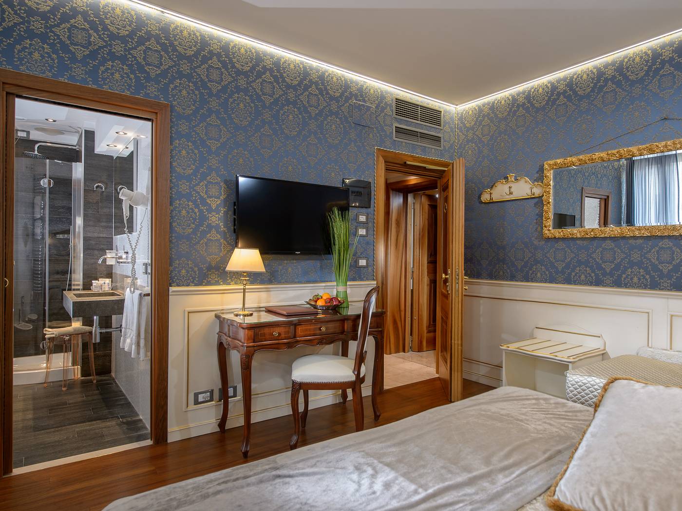 Hotel-Santa-Marina-Room-7