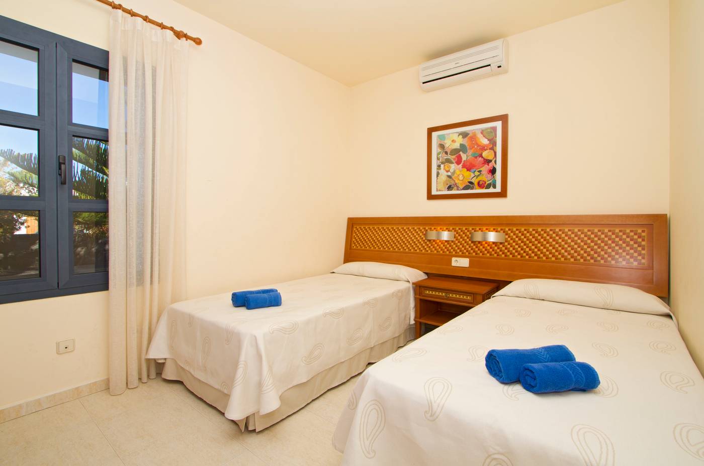 Sun-Grove-Villas---Spa-Room-9