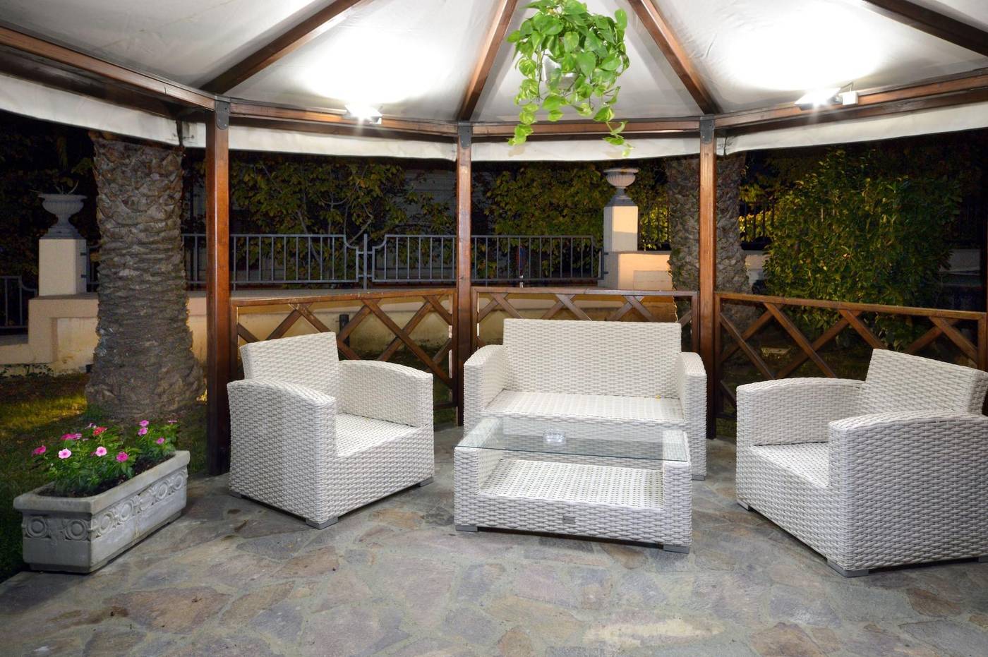 Grand-Hotel-Vittoria-Terrace-10