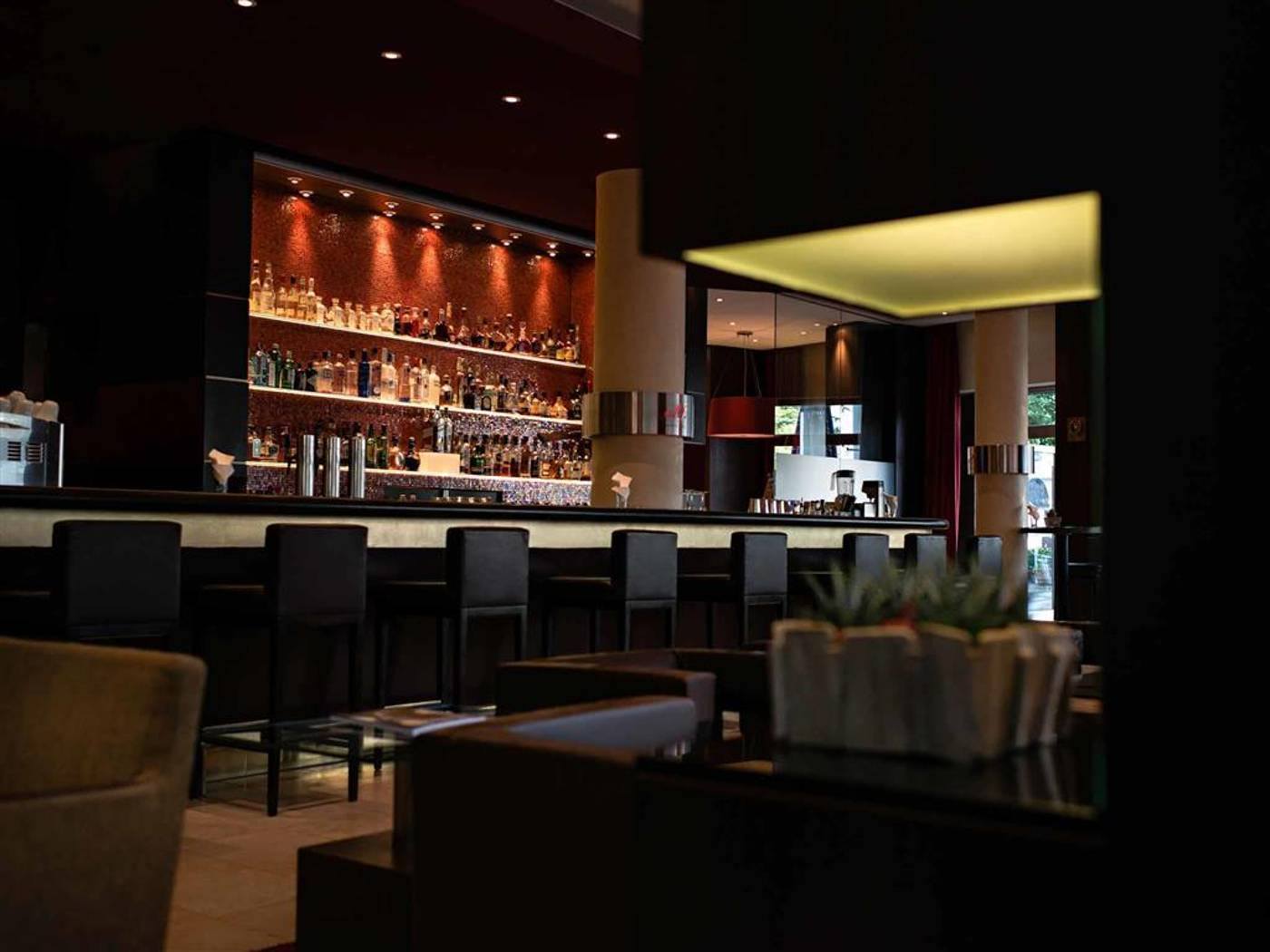 Pullman-Cologne-Bar-16