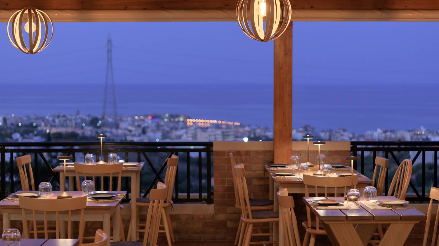 Asterias-Village-Restaurant-70
