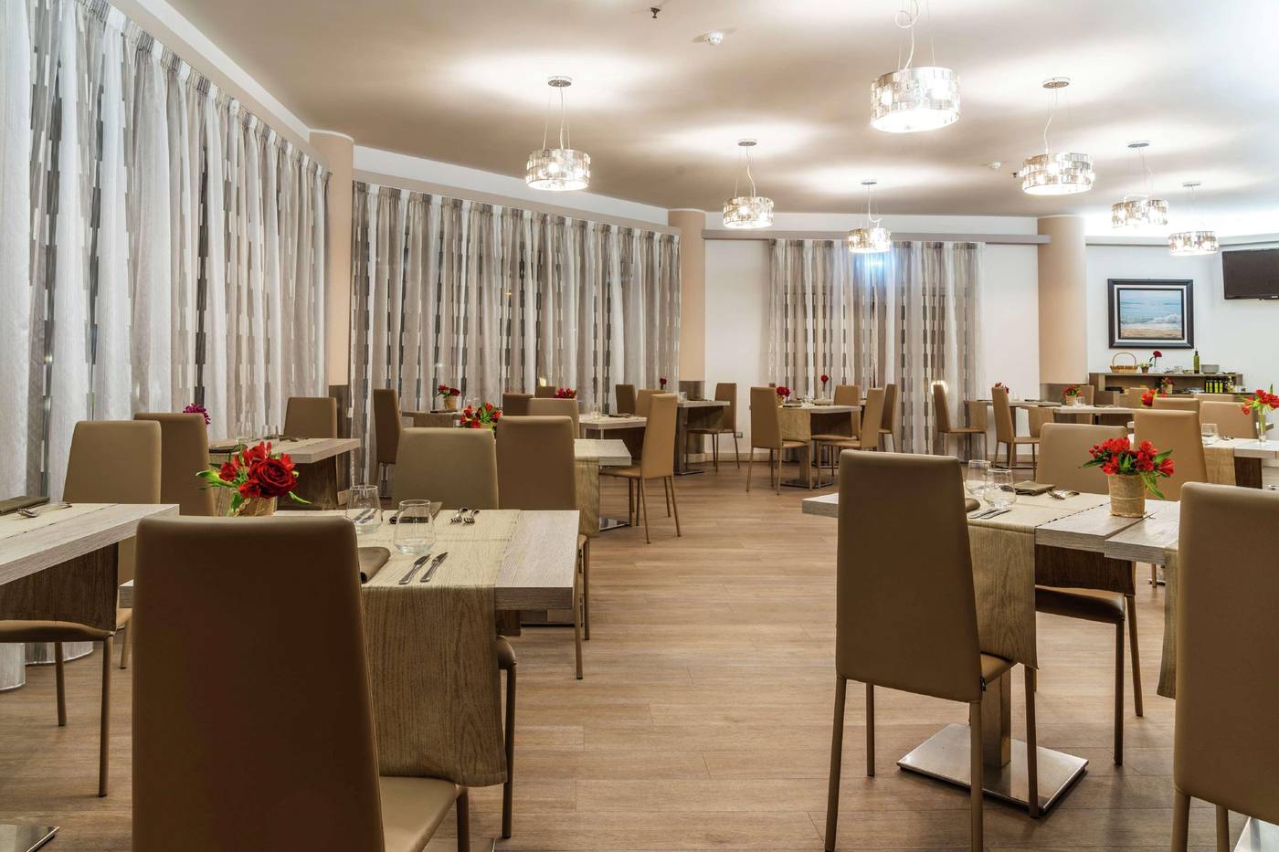 Double-Tree-by-Hilton-Hotel-Olbia-Restaurant-41