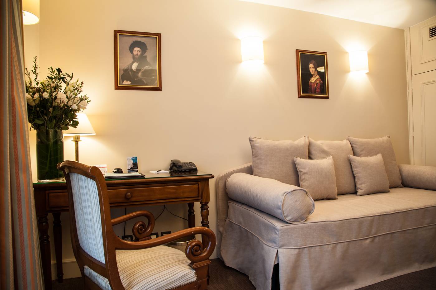 Saint-James-Albany-Paris-Hotel-Spa-Room-44