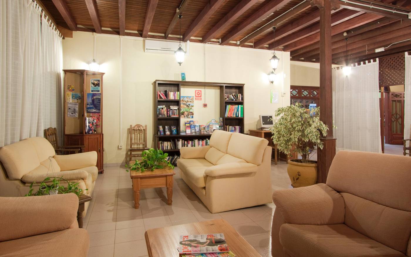 Playa-Limones-Lobby-19